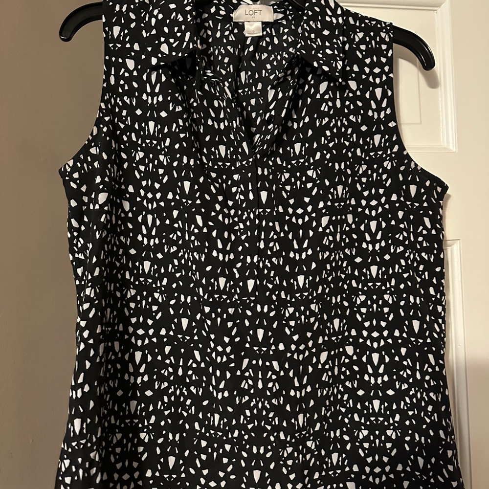 LOFT Monochrome Sleeveless Blouse